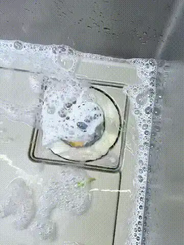 Kitchen Sink Drainer in action