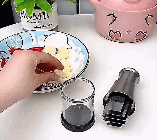 Pressed garlic chopper image