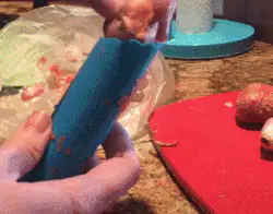 Rolling garlic peeler